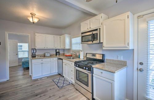 Southeastern Sacramento House | Pet-Friendly Sacramento Home about 5 to Downtown!