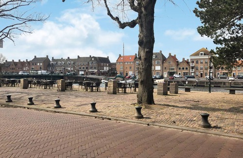 Municipality of Hellevoetsluis Boat Rental | Pet friendly ship in Hellevoetsluis