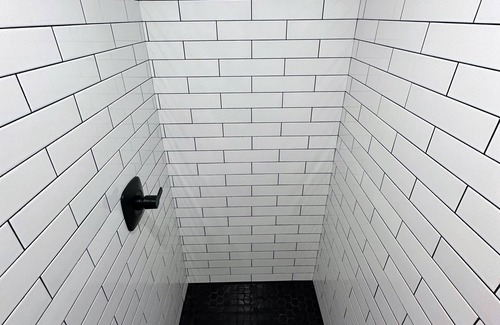 Creola Cabin | Pet friendly shipping container home. Located close to the parks and winery.