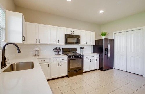 Tomball House | Pet-Friendly Tomball Home about 8 Mi to Burroughs Park