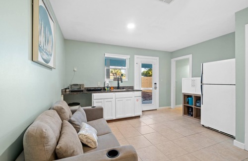 Bahama Beach House | Pet Friendly Studio Near Beach, Free Activities, Perfect for Couples PCB Stay