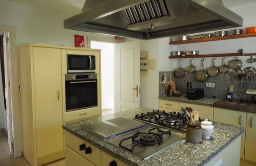 San Pedro de Alcantara Villa | Pet Friendly Villa "El Cafetal de Veronica" close to the Beach with Pool