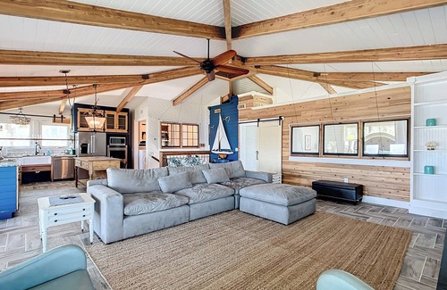 Crystal River House | Pet friendly water front home in the heart of Crystal River