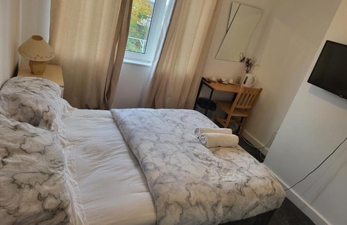 Leeds House | Petals Rm1