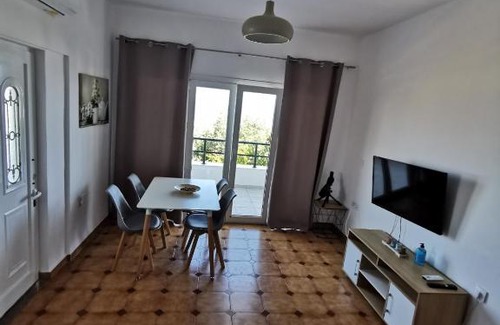 Makry Gialos Apartment | Peter & Paul Seaview House Private Parking, A/C