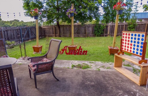 Carrell Oaks House | Petes place, nice comfortable relaxing with pool for your gateway to Austin