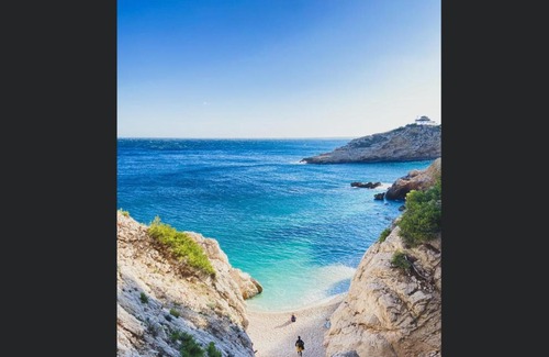 Ensues-la-Redonne Apartment | Petit Éden