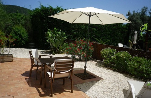 Le Luc Apartment | Petit gîte dans la campagne, centre VarnCosy gîte in the countryside, Provence