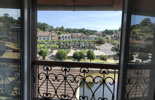 Laroquebrou Apartment | Petit Hôtel Rural au Bord de la Cère
