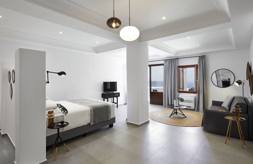 Santorini Hotel | Petit Palace