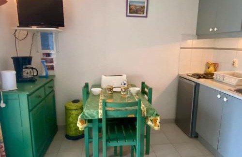 Vendres House | Petit pavillon 4 personnes dans résidence avec piscine