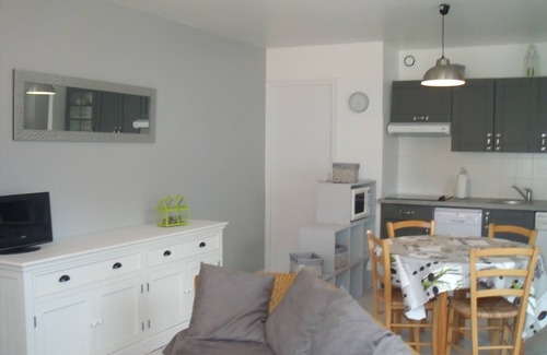 La Flotte Villa | Petite Villa Avec Jardinet Dans Pinède et Quartier Paisible