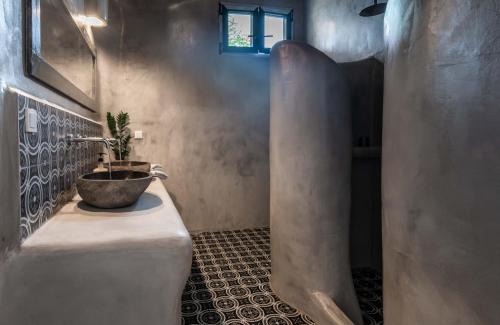 Milos Apartment | Petra Residence Mini Pool Spa