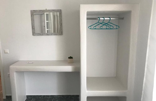 Agios Ioannis House | Petros Family