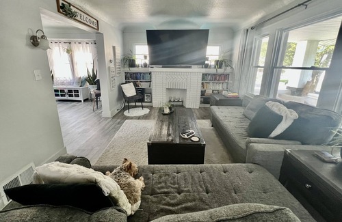 Old Brooklyn House | Pets Welcome! Modern Eco-Friendly Home Close to the City with backyard & office