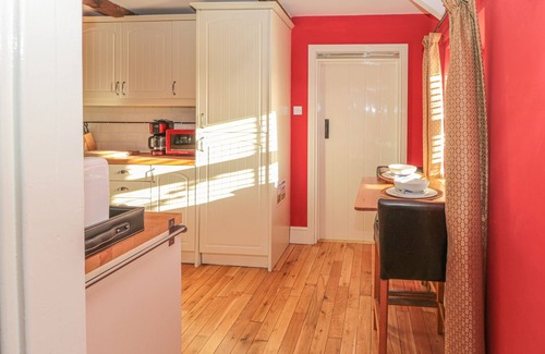 Hallington Cottage | PETTY KNOWES COTTAGE, pet friendly, with hot tub in Otterburn