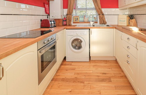 Hallington Cottage | PETTY KNOWES COTTAGE, pet friendly, with hot tub in Otterburn