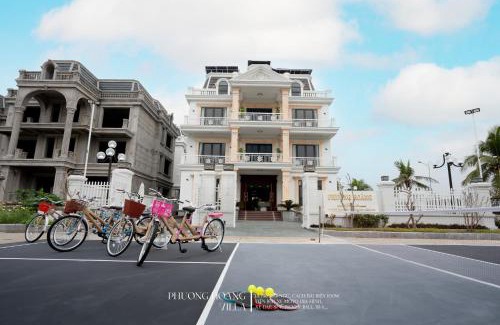Ha Long Apartment | Phượng Hoàng Villa 13 phòng ngủ - ven biển, bể bơi, bi-a, BBQ, sân Pickleball, xe địa hình, chèo sup biển