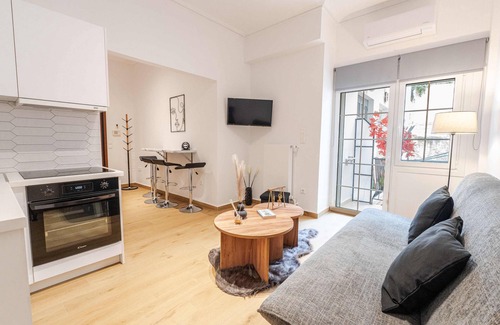 Nea Smirni Apartment | Phaedrus Living: Nea Smyrni Park View Flat