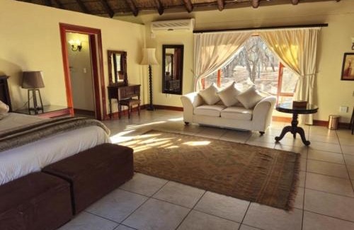 Thabazimbi Cabin | PHAKELA PRIVATE LODGE