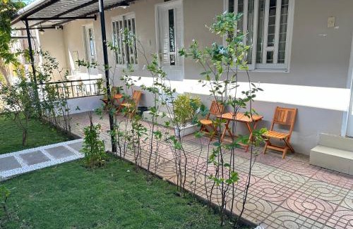 East Ham Tien Beach House | Pharos Guesthouse