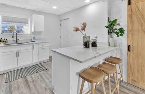 Fort Walton Beach Apartment | Phenomenal Waterfront 2BR Condo with Private Beach