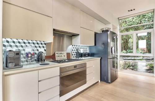 Cape Town City Centre Villa | Phezulu - A Spacious 6-bedroom villa in enchanting Cape Town