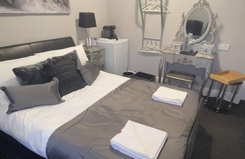 South Shore Cabin | Phildene Suites