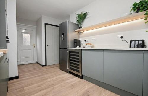 Stanley House | Philip Garth 3 Bed with parking