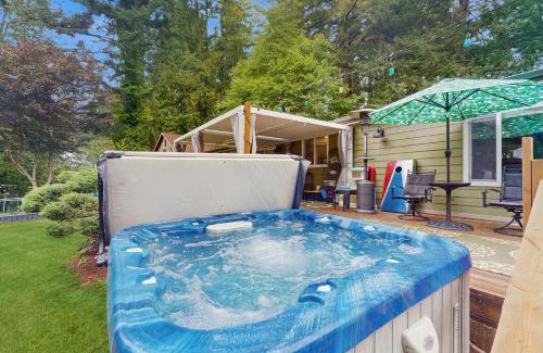 Shelton House | Phillips Lake Escape