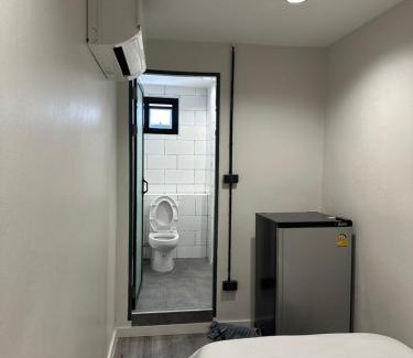 Tha Kham Hotel | PhunPhin Station พุนพินสเตชั่น