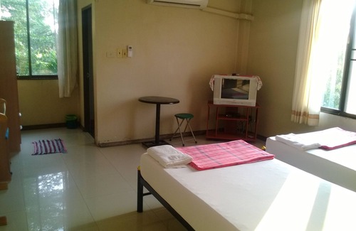 Khlong Thanon Bed & Breakfast | Phurahong Homestay