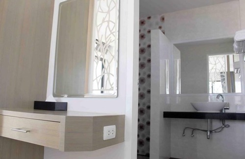 Pak Chong Hotel | Phurapee Pakchong