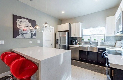 Encanto House | PHX Retreat | 2 Bedroom 2 Bath Home in Historic Neighborhood