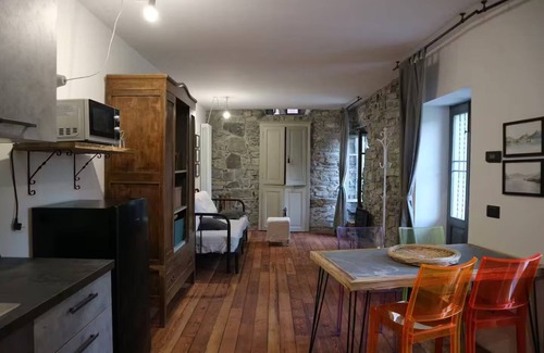 Moltrasio Apartment | Piazzetta/Stunning Lake View - Welcome Cocktail