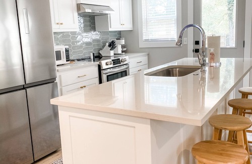 Norman House | Pickard Place — Charming campus cottage 5 blocks to OU campus