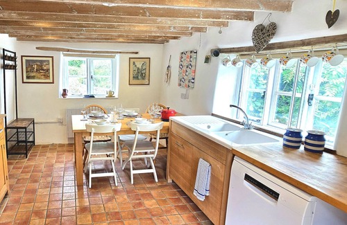 Southleigh Cottage | PICKET MEAD, pet friendly, character holiday cottage in Colyton