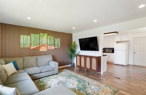 Lakeview House | Pickleball, Golf, Arcade, Sleeps 15 people! Near Mountains, Ski Resorts, BYU/UVU
