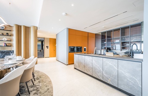 Dubai Marina Apartment | Picturesque 3BR Apartment with Assistant Room in The One JBR