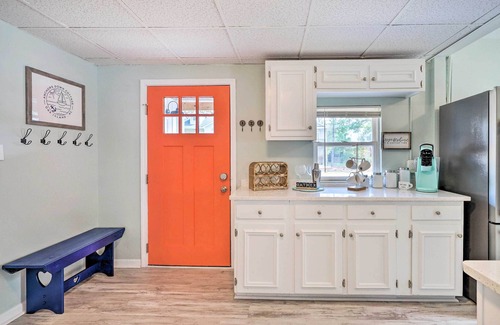 Tranquil Harbour House | Picturesque Duplex Unit, 1/2 Mi to the Beach!