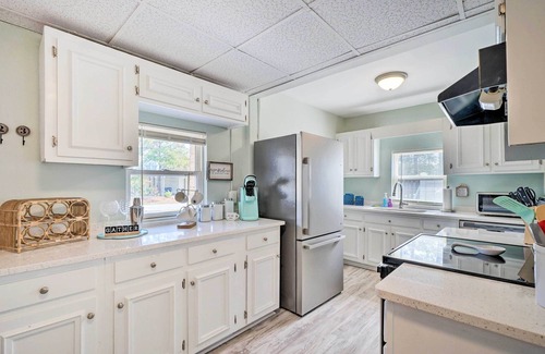 Tranquil Harbour House | Picturesque Duplex Unit, 1/2 Mi to the Beach!