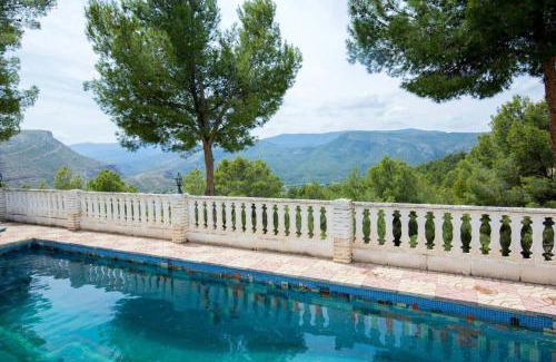 Chulilla Villa | Picturesque Villa in Chulilla with Private Pool
