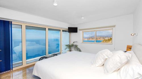 El Toro Villa | Picturesque Villa with Private Pool in El Toro