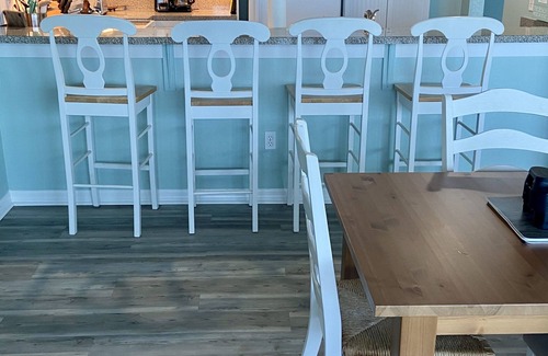 Independence Square Condo | Pier House! Beautiful Beachfront Condo!