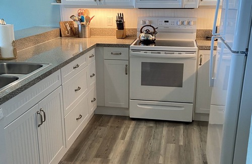 Independence Square Condo | Pier House! Beautiful Beachfront Condo!