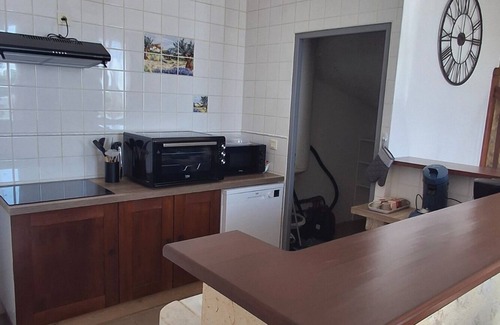 Valeyrac House | Pierres d'Estuaire - 3-star gîte 2025 between vineyards, ocean and river.