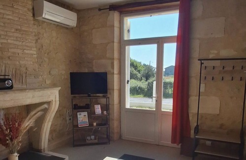 Valeyrac House | Pierres d'Estuaire - 3-star gîte 2025 between vineyards, ocean and river.