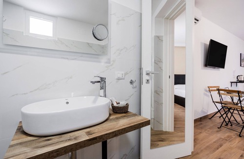 Municipio 1 Bed & Breakfast | Pietramare Luxury - Amethyst by Rentbeat