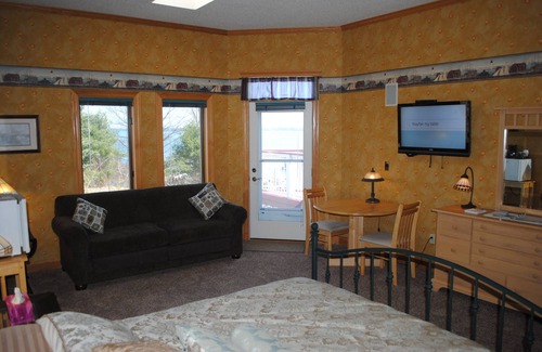 Bayfield Bed & Breakfast | Pilot House B & B Sleeps 4 in same room. King Bed & Queen Sofa Sleeper.