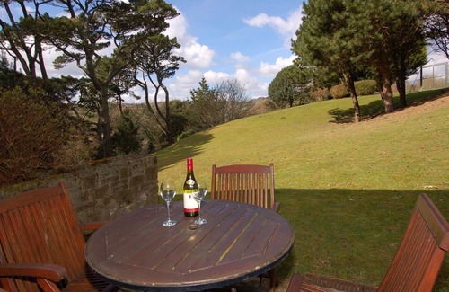 Maenporth Cottage | PINE COTTAGE, country holiday cottage, with pool in Falmouth